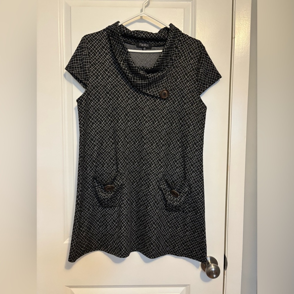 Papillon Black and White Tunic Top